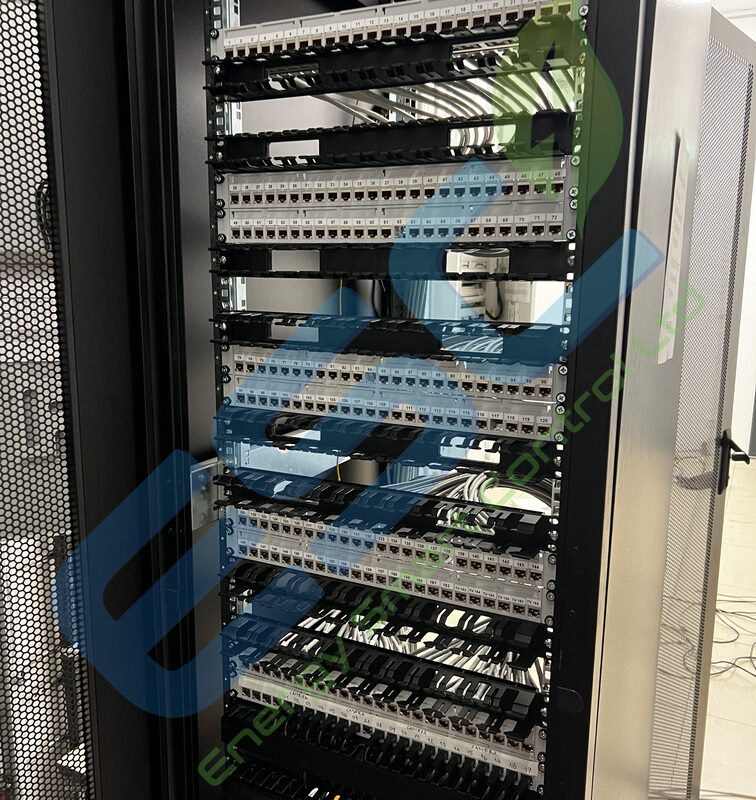 Аранжиране на слаботоков шкаф